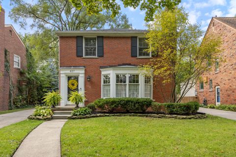 A home in Grosse Pointe Farms