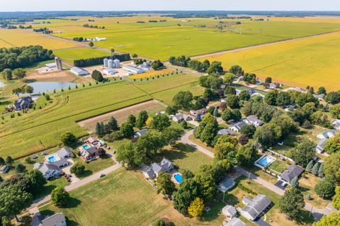 A home in Schoolcraft Vlg