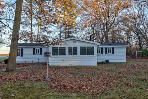 A home in Swan Creek Twp