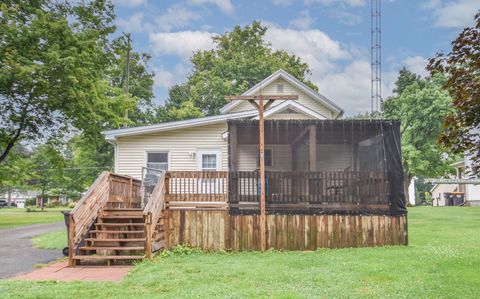 A home in Litchfield Twp