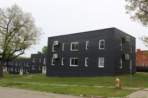 352 Bradley Avenue Flint City MI 48503