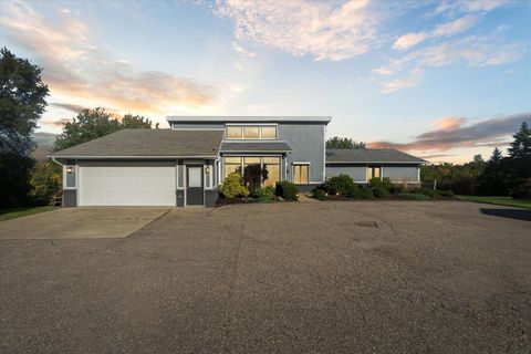 A home in Grand Blanc Twp