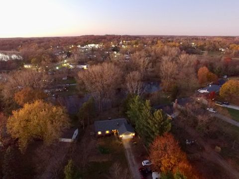 A home in Pinckney Vlg