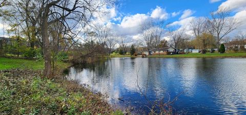 A home in Pinckney Vlg