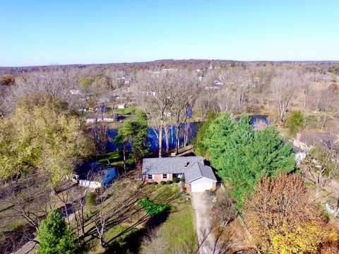 A home in Pinckney Vlg