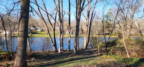 A home in Pinckney Vlg