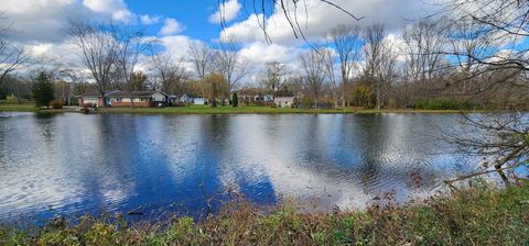 A home in Pinckney Vlg