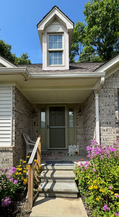 A home in Metamora Vlg