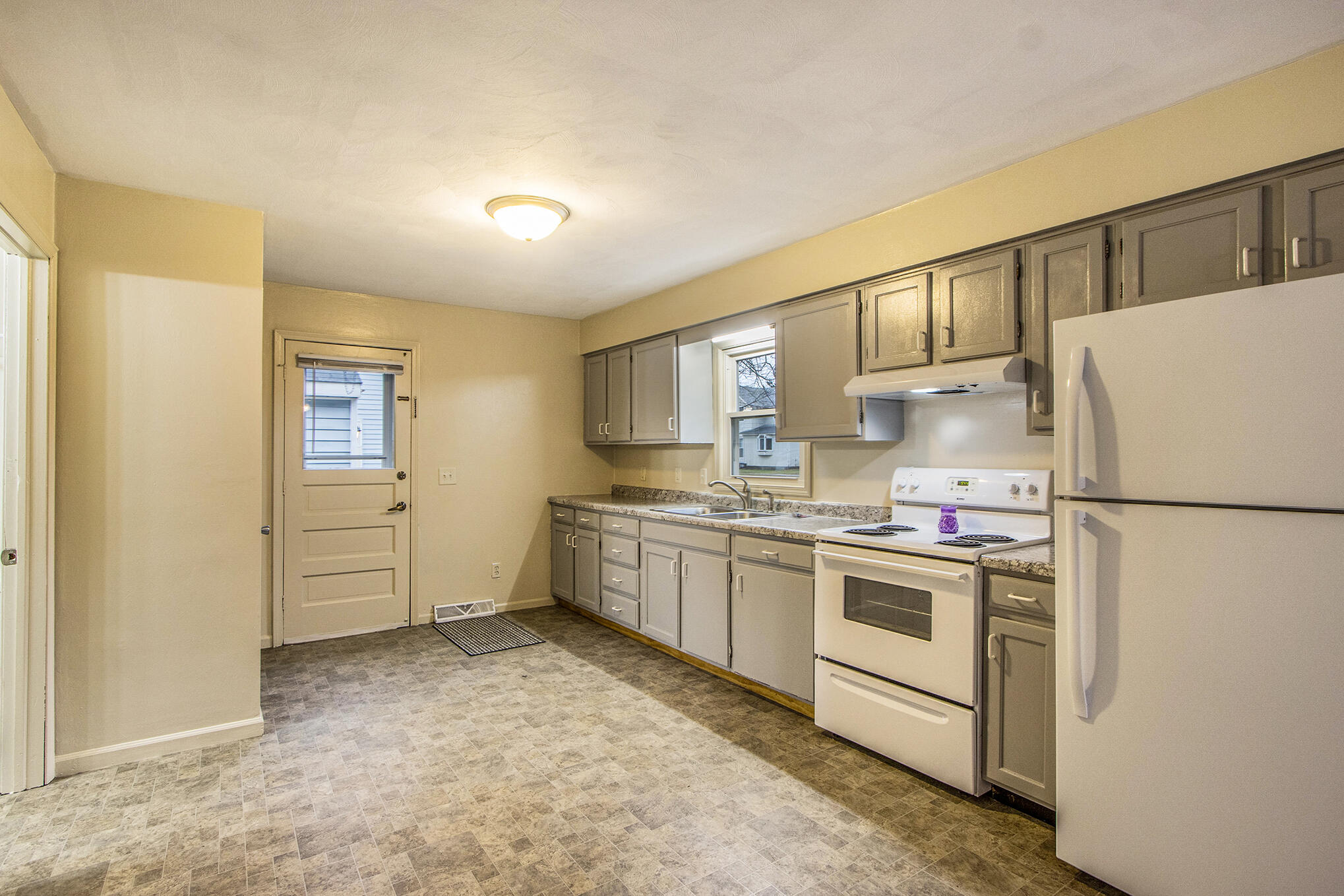 AugustaVillage_Kalamazoo, Michigan 49012, United States, 2 Bedrooms Bedrooms, ,1 BathroomBathrooms,Residential,Active,15912