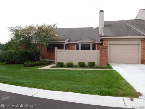 A home in West Bloomfield Twp