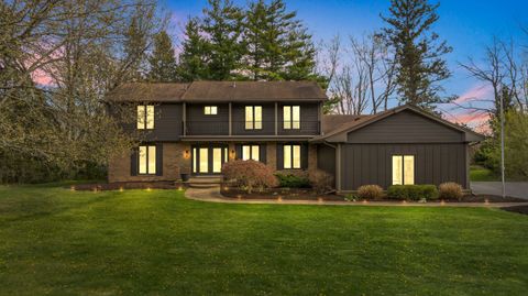 A home in Bloomfield Twp