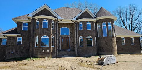 A home in Bloomfield Twp