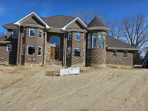 A home in Bloomfield Twp