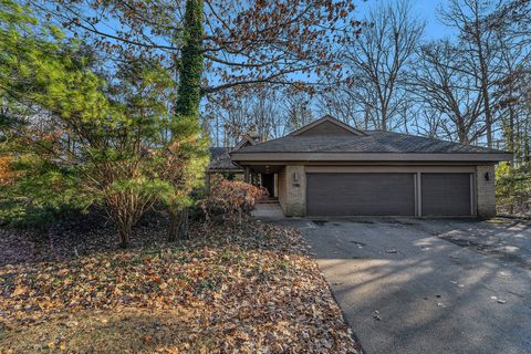 A home in Bloomfield Twp