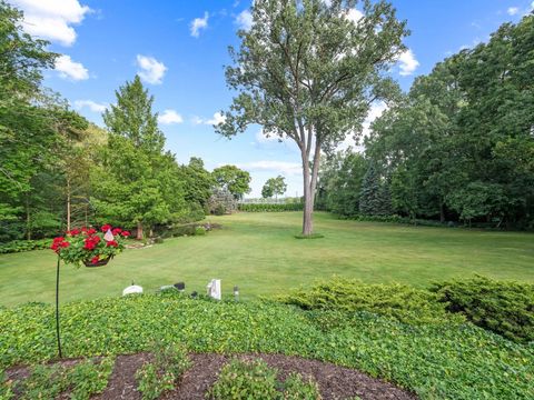 A home in Bloomfield Twp