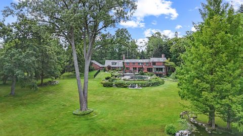 A home in Bloomfield Twp