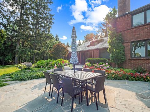 A home in Bloomfield Twp