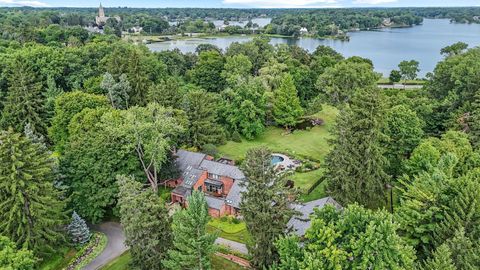 A home in Bloomfield Twp