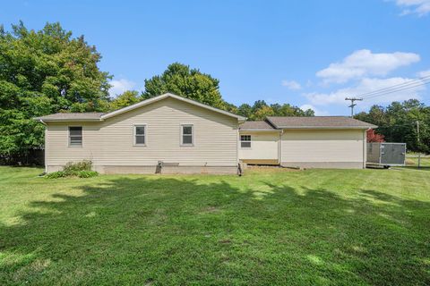 A home in Taymouth Twp