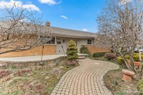 A home in Dearborn Heights