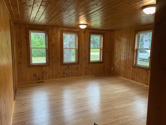 Photo 19 of 44 of 2364 W Sharon Road house