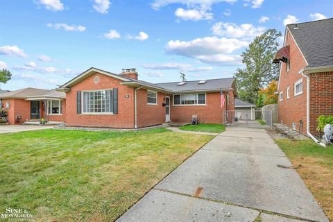 A home in Harper Woods