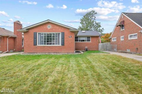 A home in Harper Woods