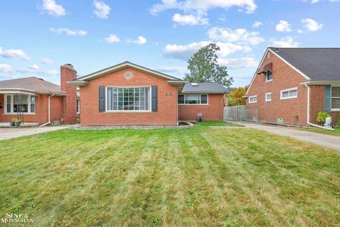 A home in Harper Woods