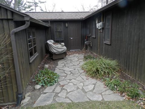 A home in West Bloomfield Twp