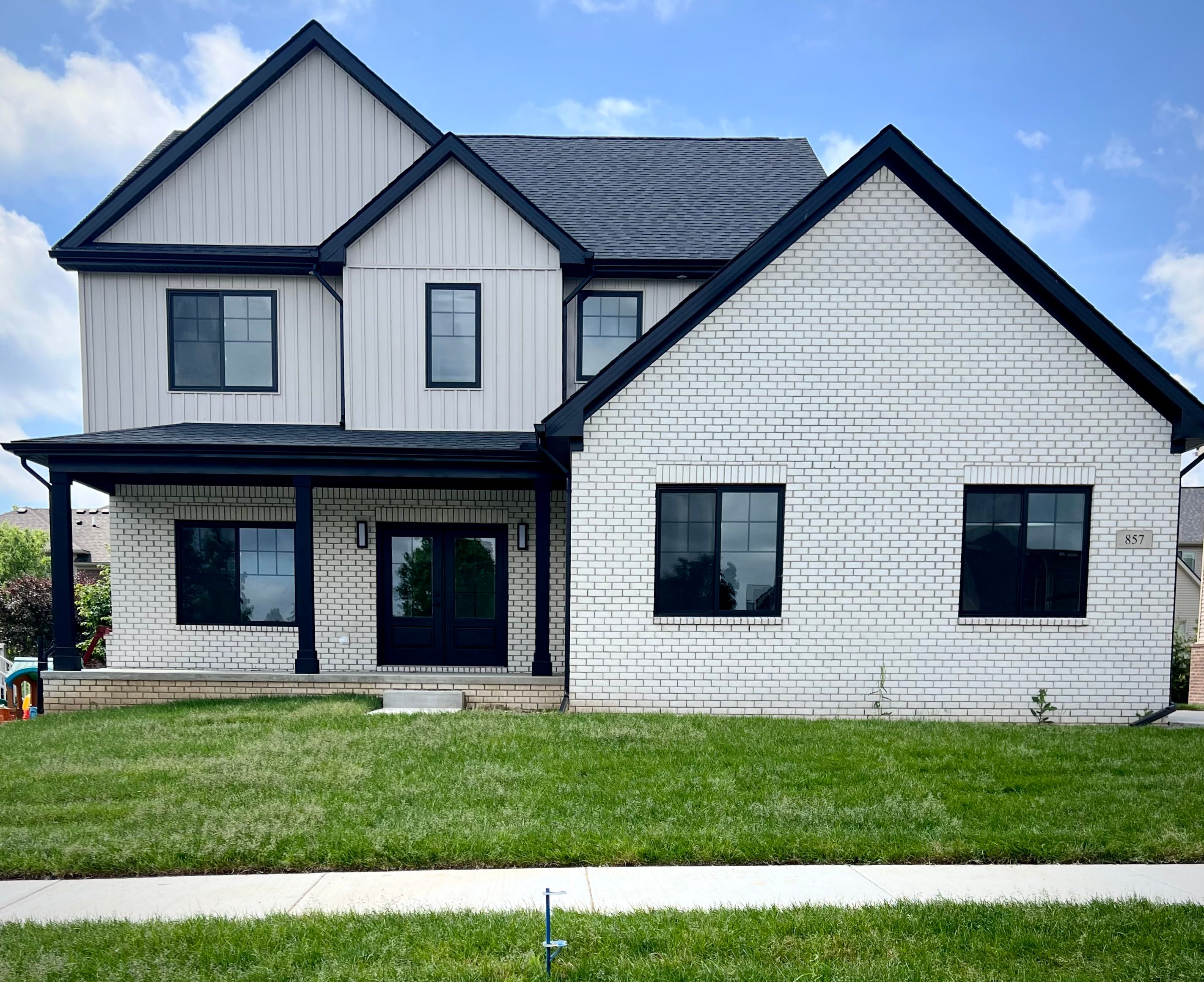 View Oxford Twp, MI 48371 house