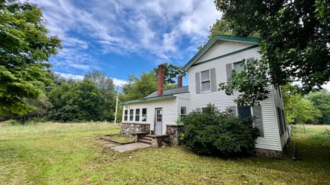 A home in Paw Paw Twp