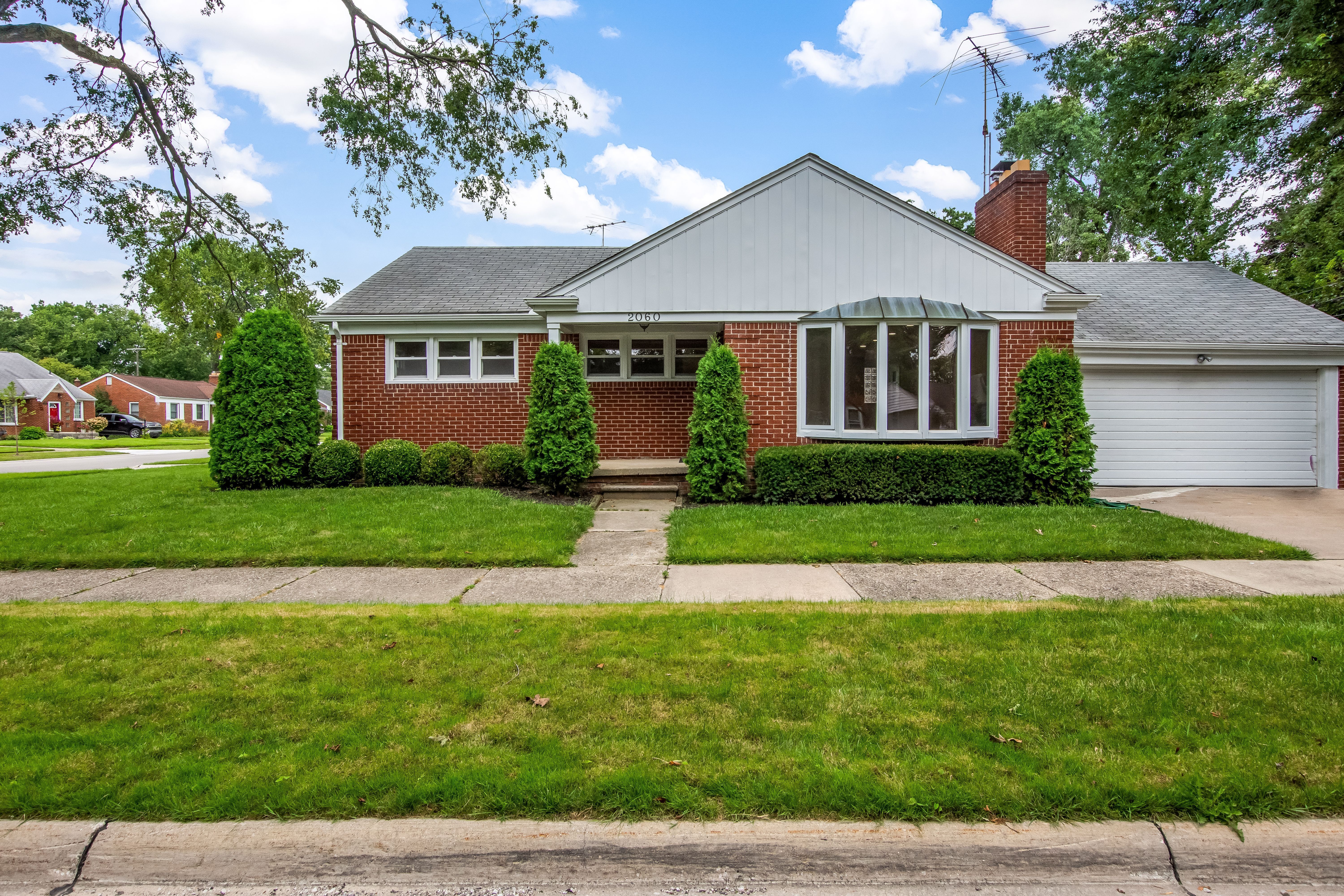 View Grosse Pointe Woods, MI 48236 house