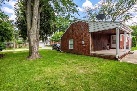 A home in Grosse Pointe Woods