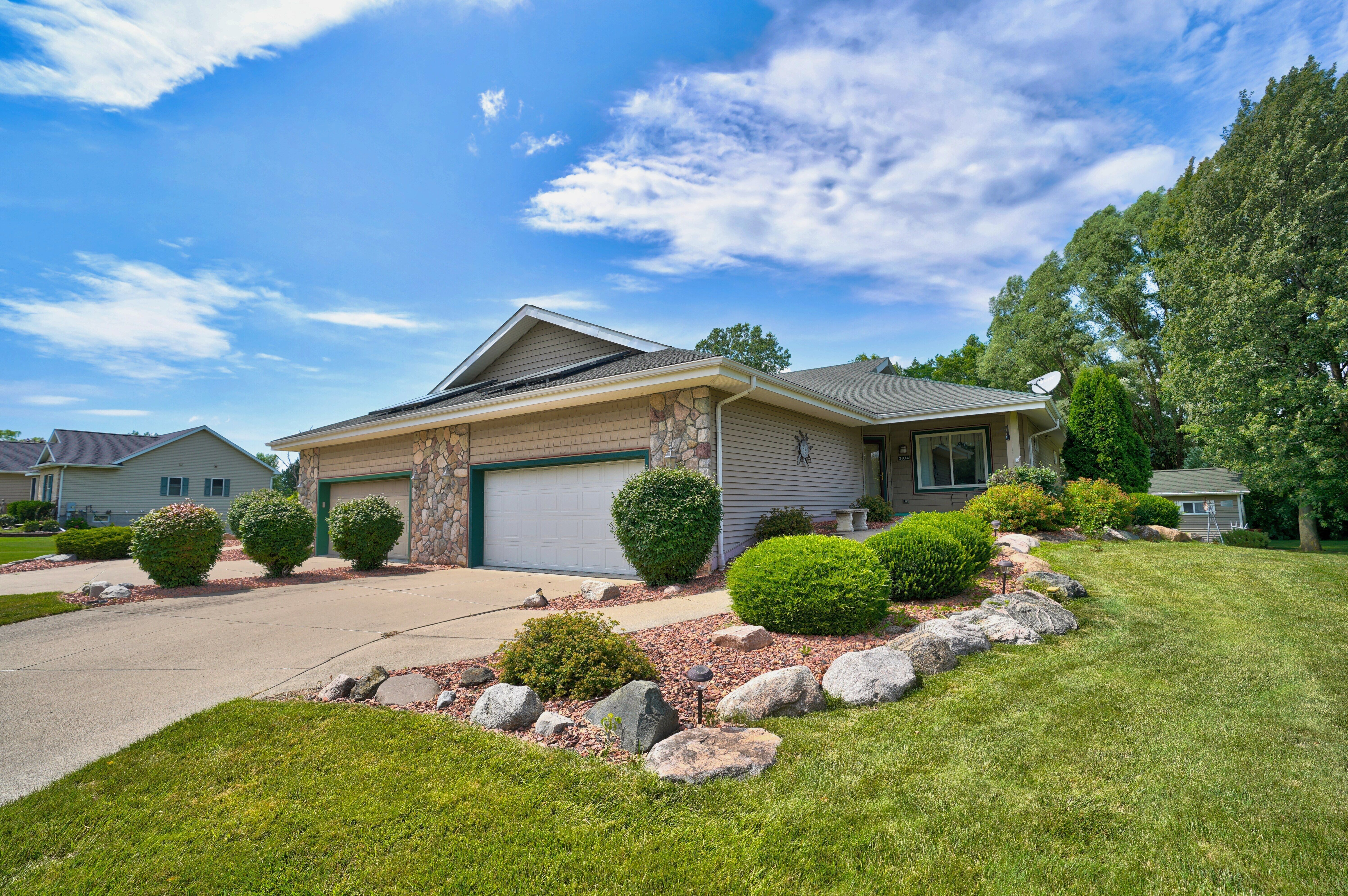 View Mundy Twp, MI 48507 townhome