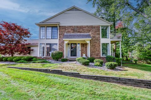 A home in West Bloomfield Twp