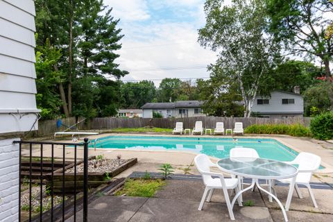 A home in West Bloomfield Twp