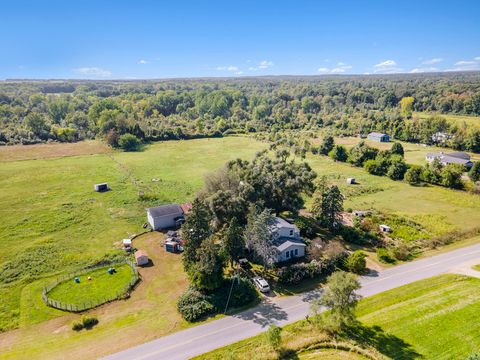 A home in Paw Paw Twp