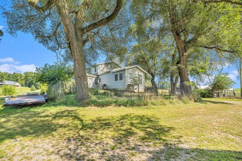 A home in Paw Paw Twp