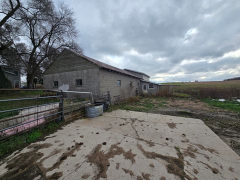 A home in Paw Paw Twp