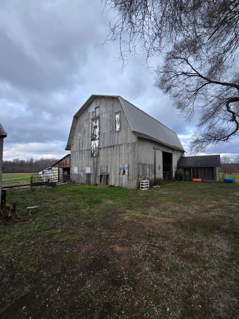 A home in Paw Paw Twp