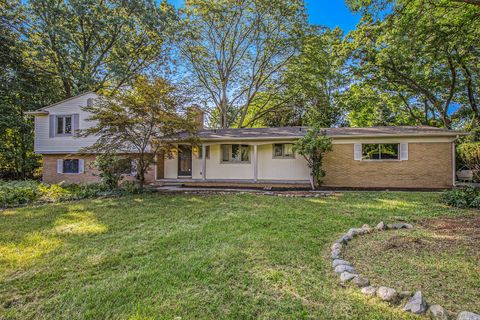 A home in Bloomfield Twp