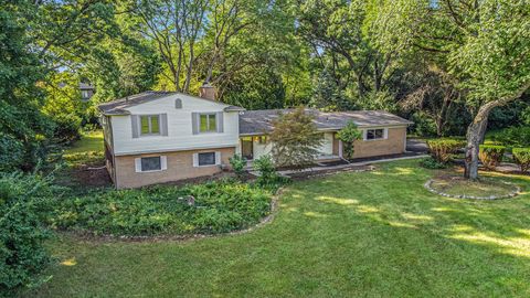 A home in Bloomfield Twp