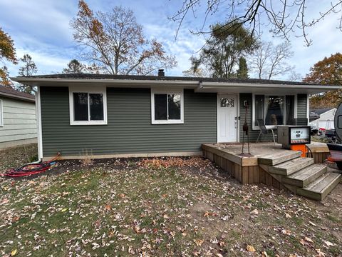 A home in West Bloomfield Twp