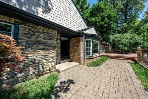 A home in Bloomfield Twp