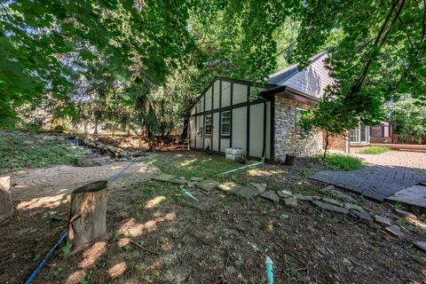 A home in Bloomfield Twp