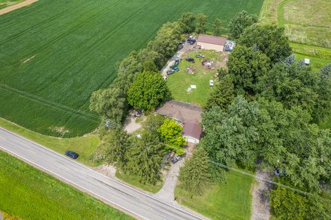 A home in Cohoctah Twp