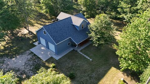 A home in Springdale Twp