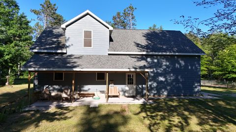 A home in Springdale Twp