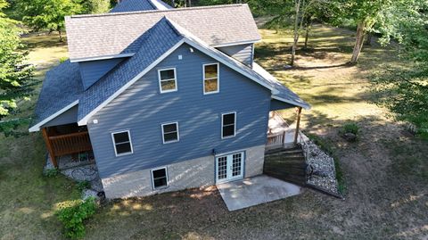 A home in Springdale Twp