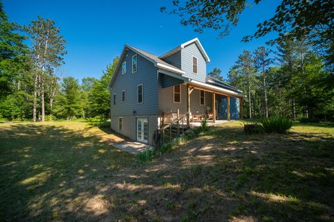 A home in Springdale Twp